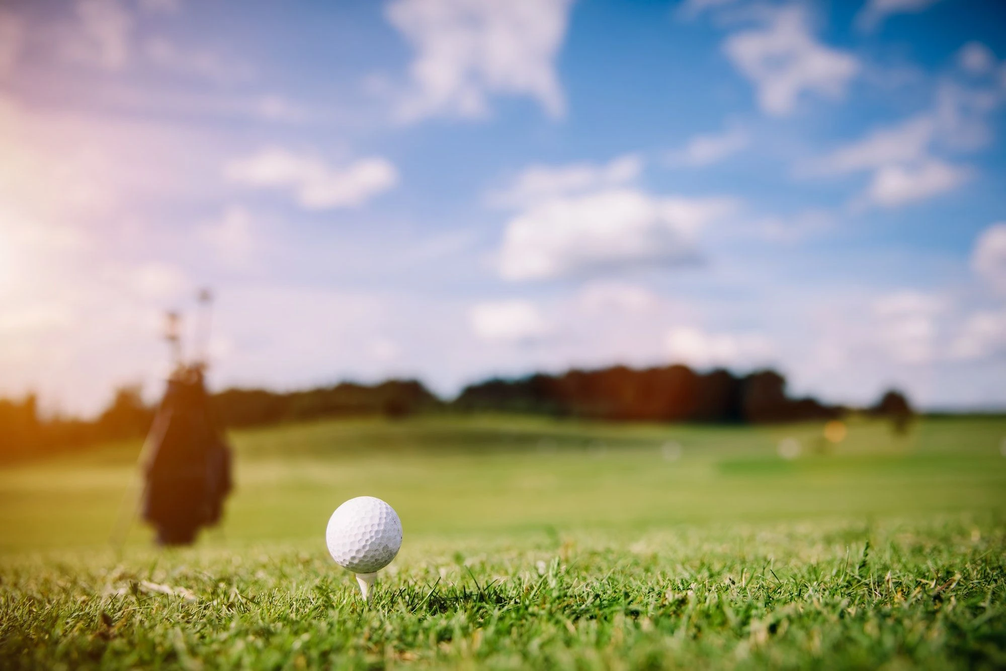 White-Golf-Ball-On-A-Green-Grass